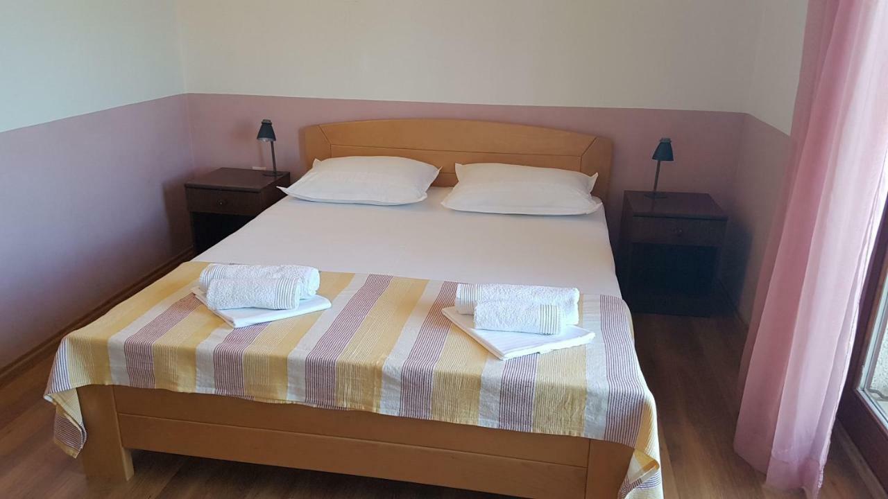 Apartments And Room Caric Jelsa  Luaran gambar