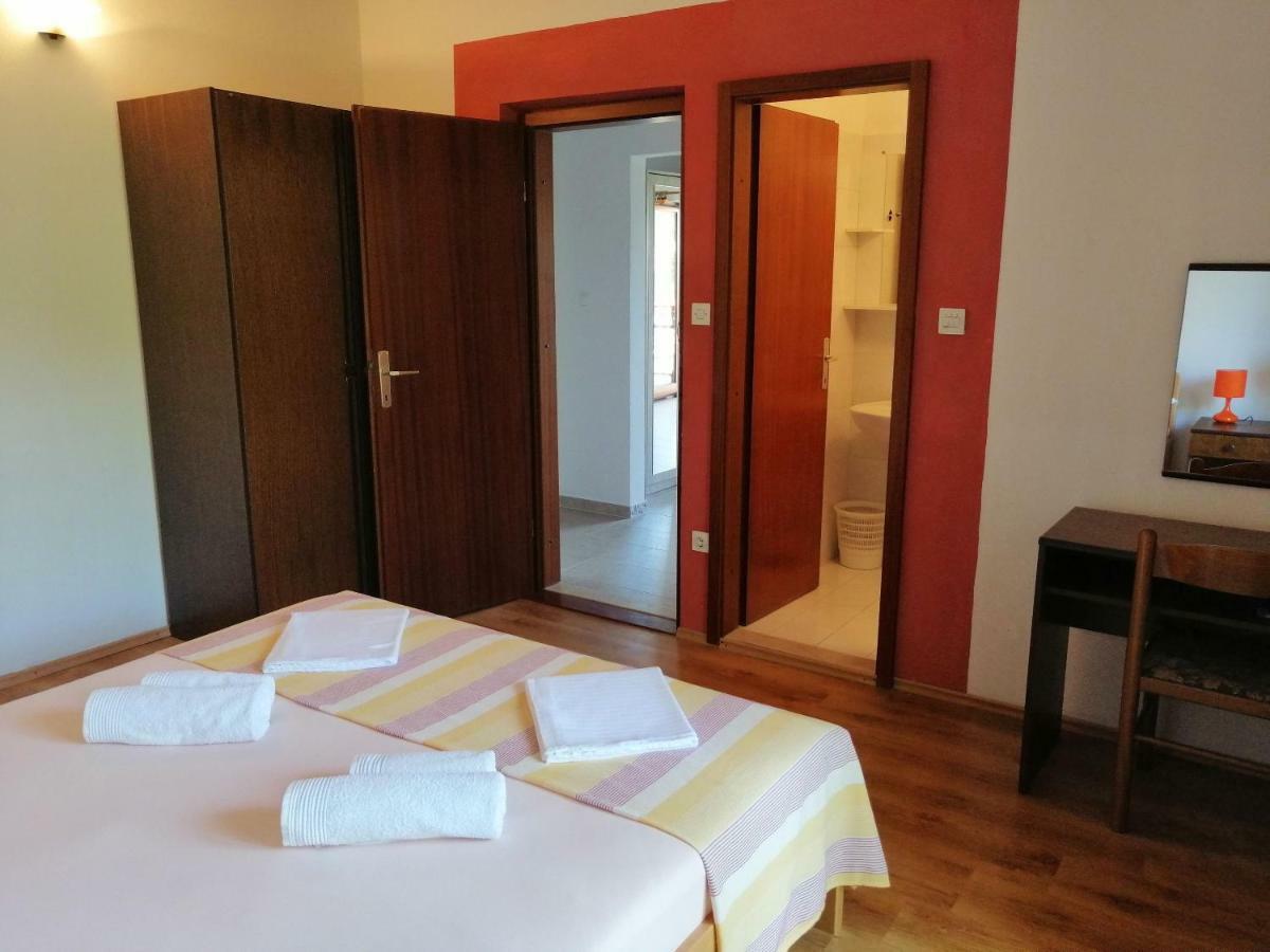 Apartments And Room Caric Jelsa  Luaran gambar